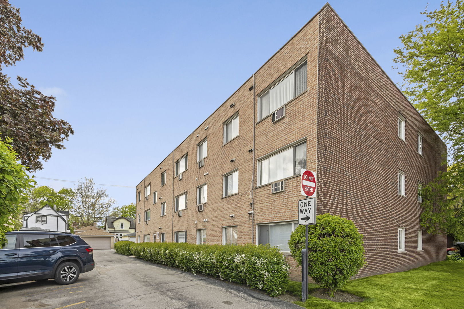 3201 West Balmoral Avenue Chicago IL 60625
