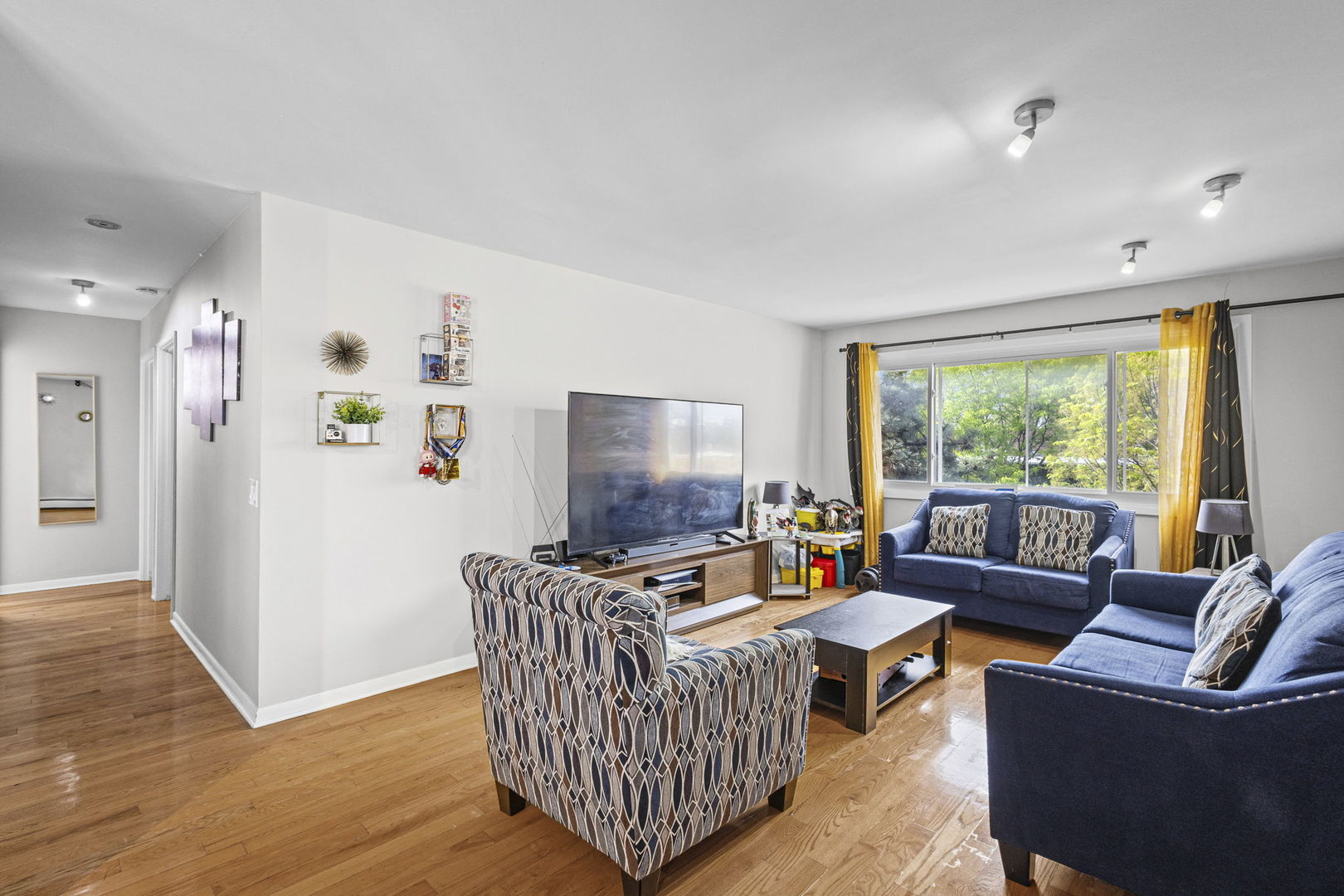 3201 West Balmoral Avenue Chicago IL 60625