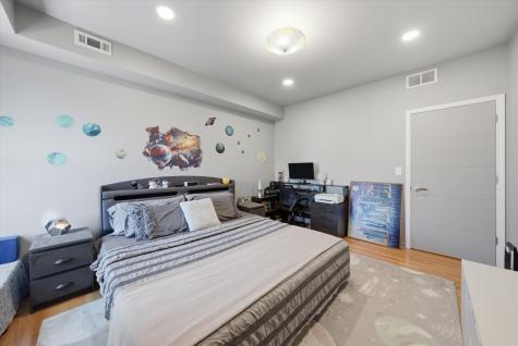 4740 South Ingleside Avenue Chicago IL 60615