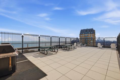 2626 North Lakeview Avenue Chicago IL 60614