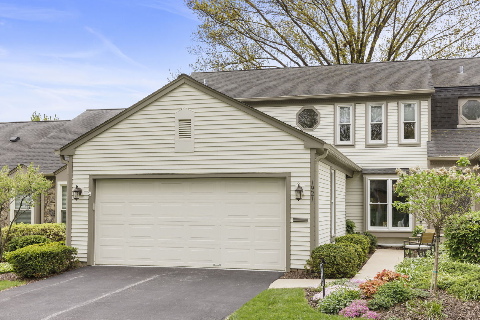1921 Wexford Circle Wheaton IL 60189