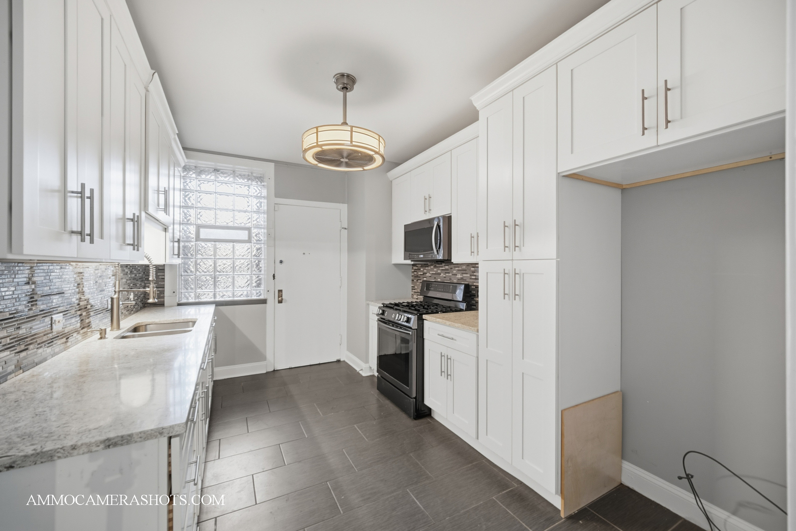 6807 South Paxton Avenue Chicago IL 60649