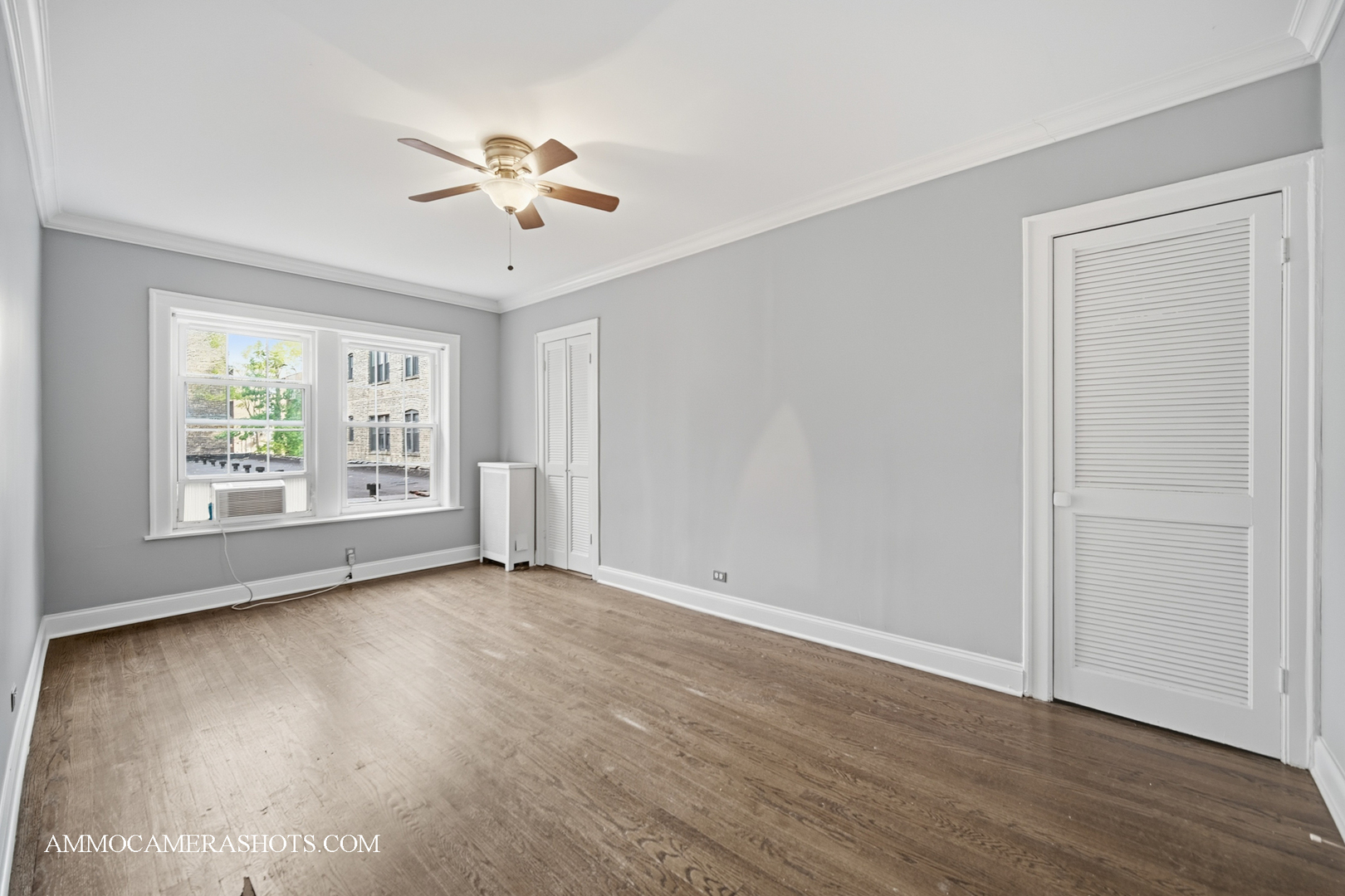 6807 South Paxton Avenue Chicago IL 60649