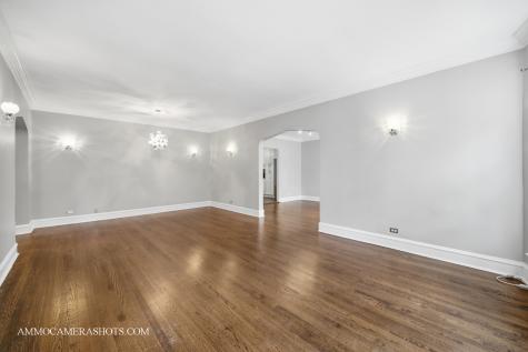 6807 South Paxton Avenue Chicago IL 60649