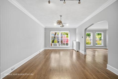 6807 South Paxton Avenue Chicago IL 60649