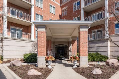 153 Pointe Drive Northbrook IL 60062