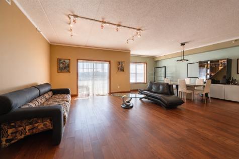153 Pointe Drive Northbrook IL 60062
