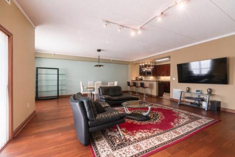 153 Pointe Drive Northbrook IL 60062
