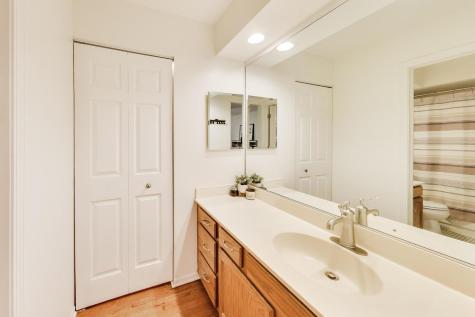 601 Country Lane Des Plaines IL 60016