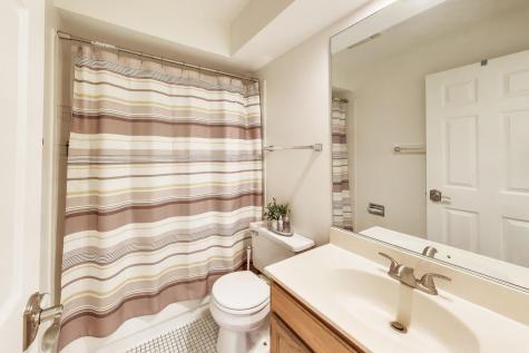 601 Country Lane Des Plaines IL 60016