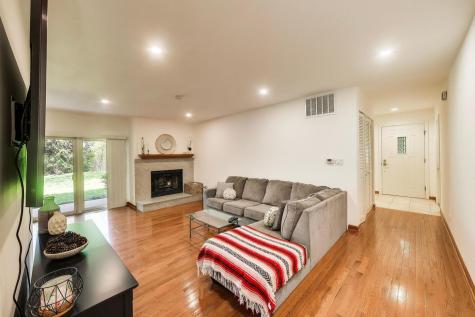 601 Country Lane Des Plaines IL 60016