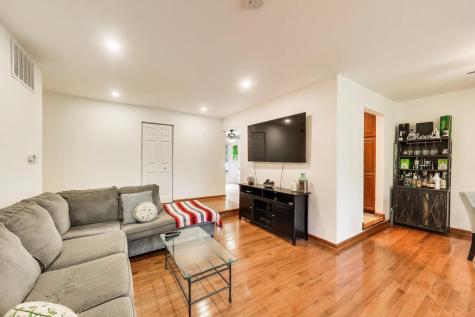 601 Country Lane Des Plaines IL 60016