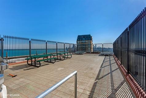 2626 North Lakeview Avenue Chicago IL 60614