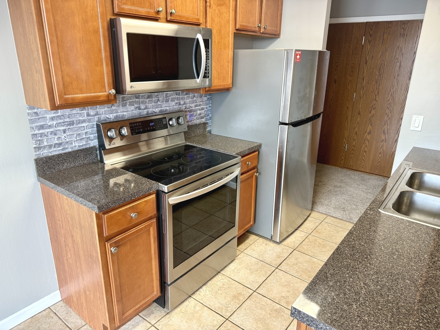 6010 Oakwood Drive Lisle IL 60532