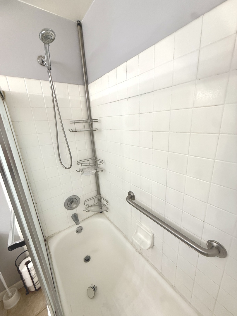 6010 Oakwood Drive Lisle IL 60532