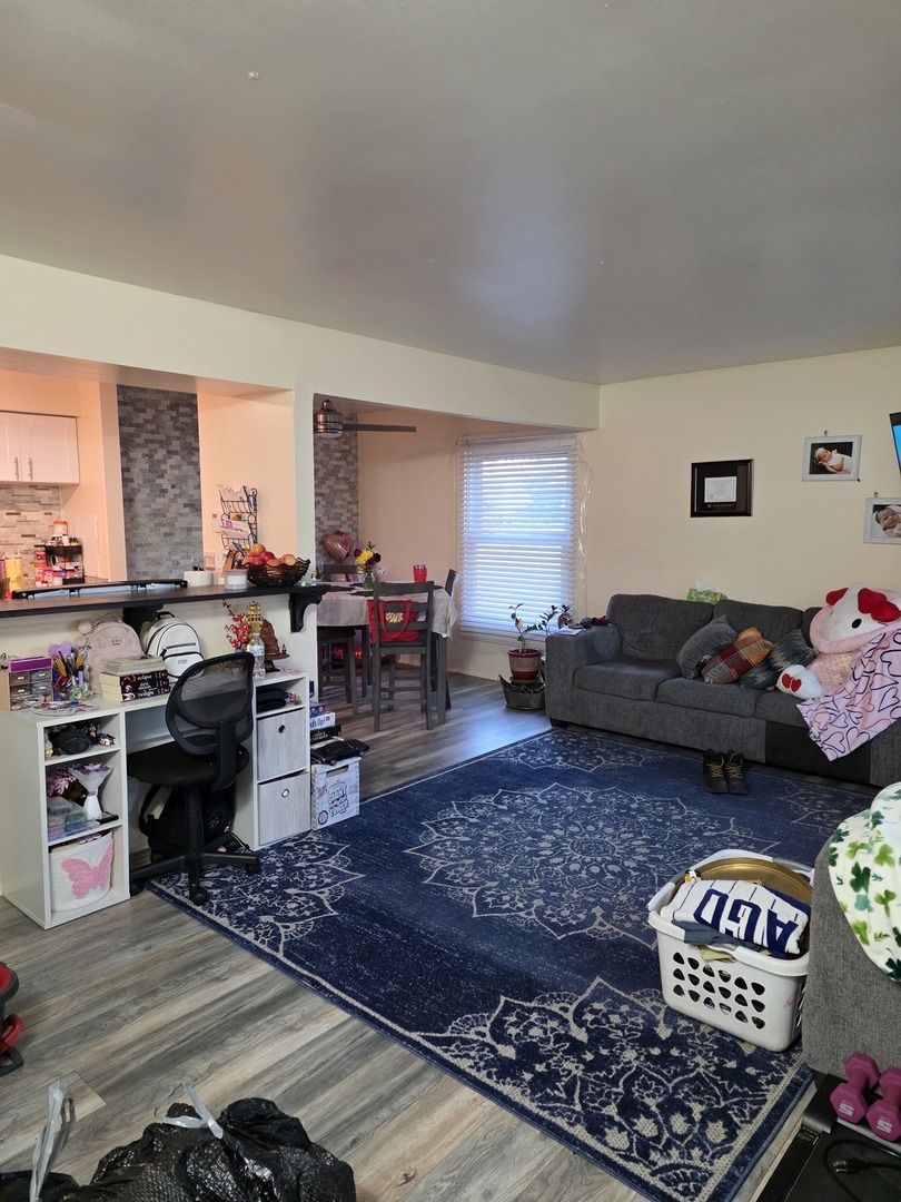 1383 South Glen Circle Aurora IL 60506