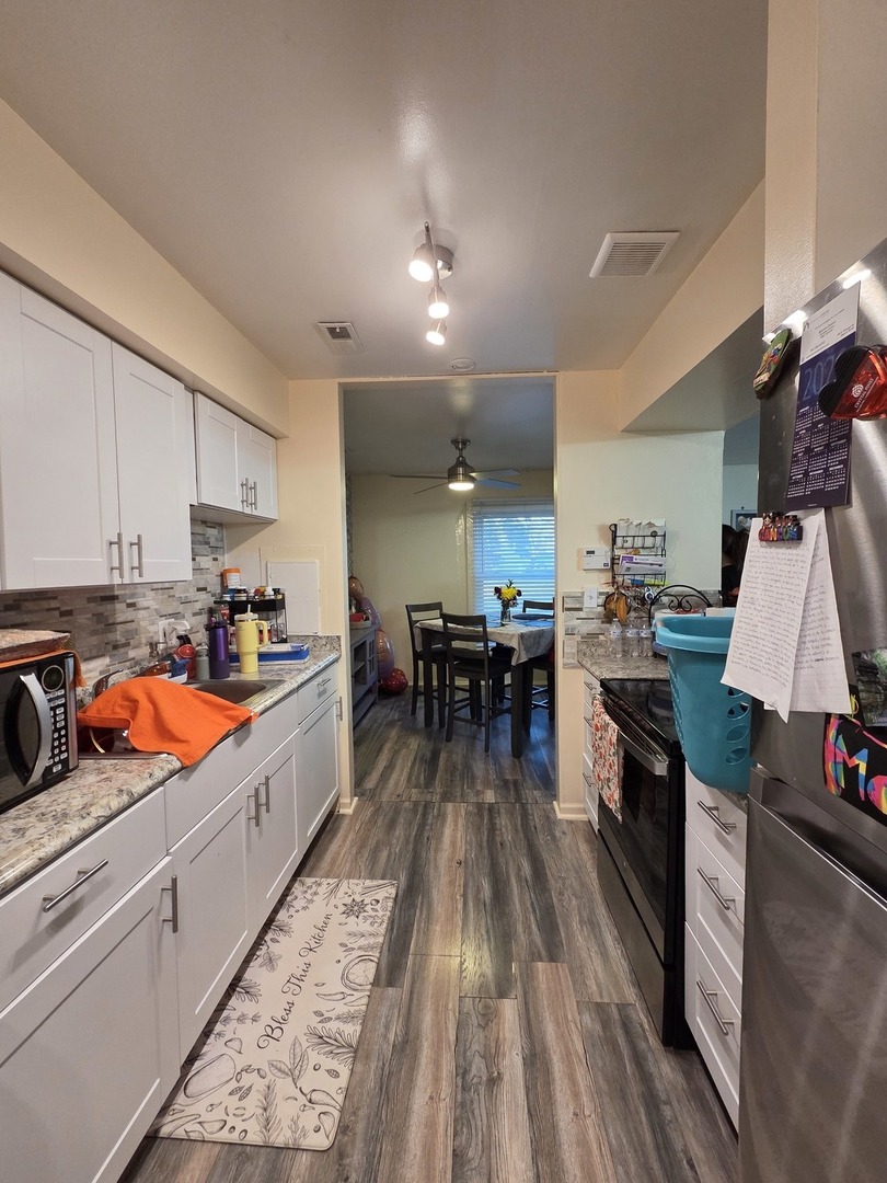 1383 South Glen Circle Aurora IL 60506
