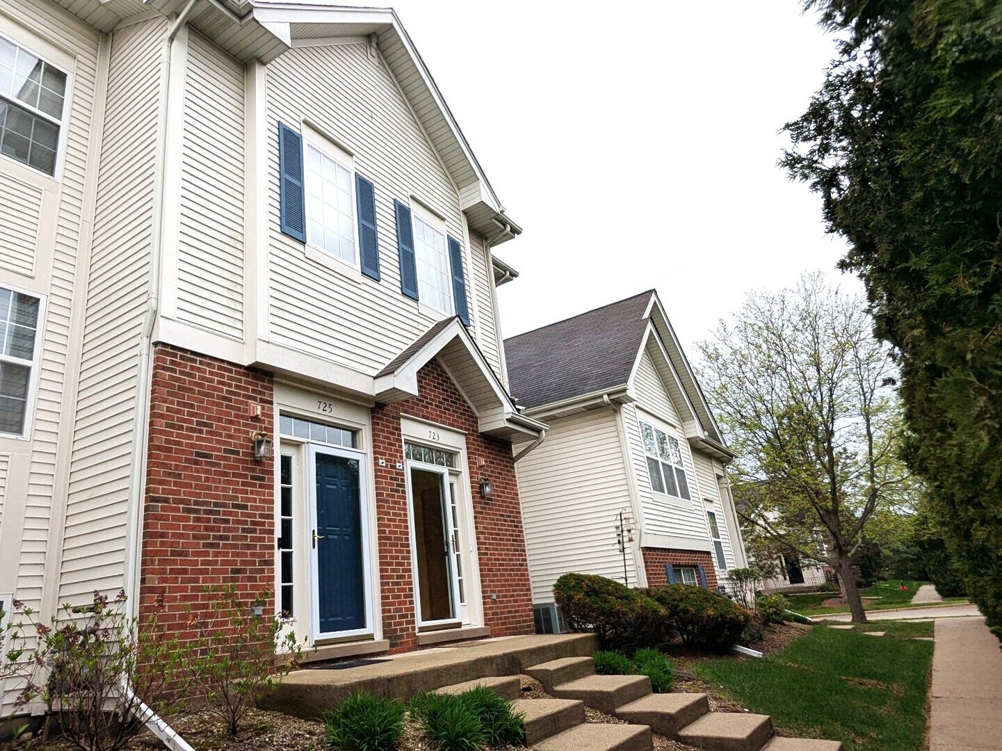 723 River Walk Drive Wheeling IL 60090