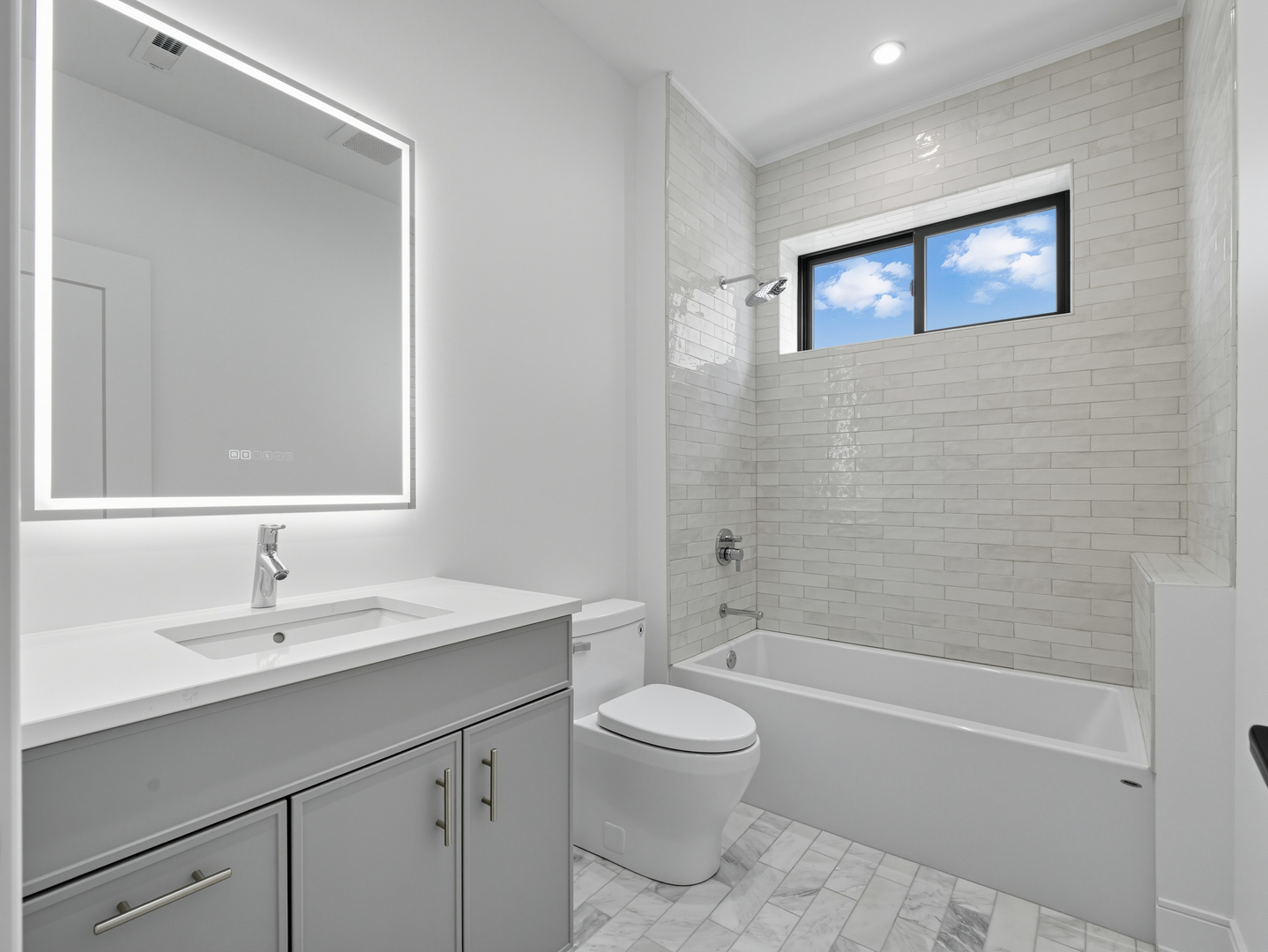 2471 North Clybourn Avenue Chicago IL 60614