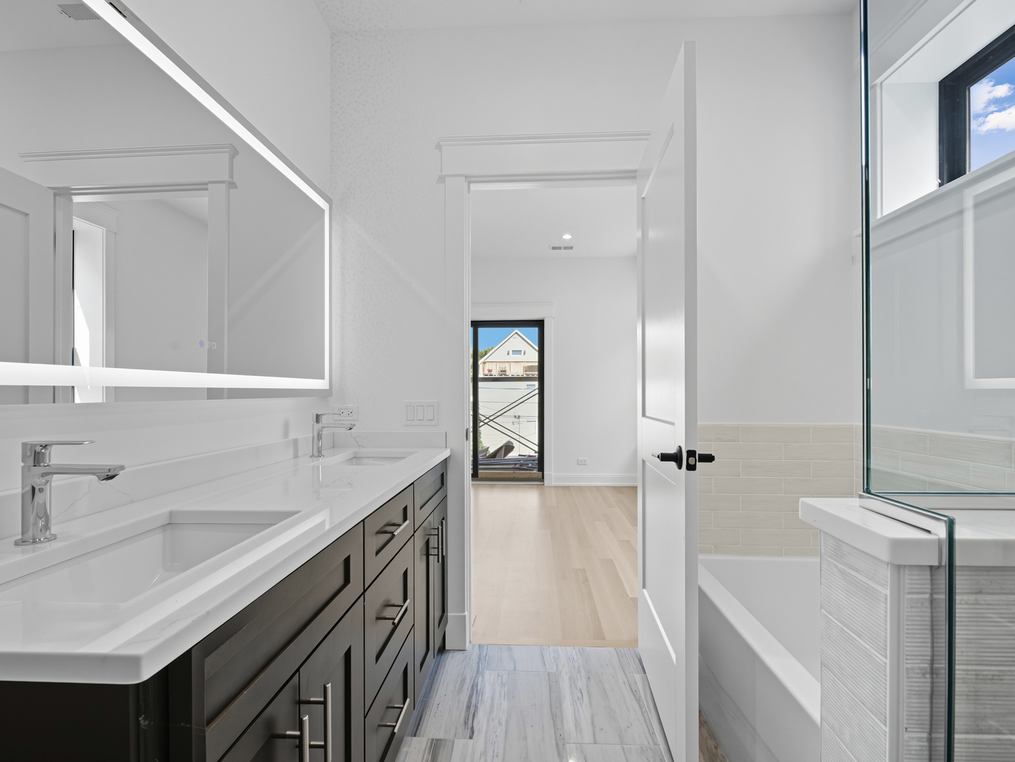2471 North Clybourn Avenue Chicago IL 60614