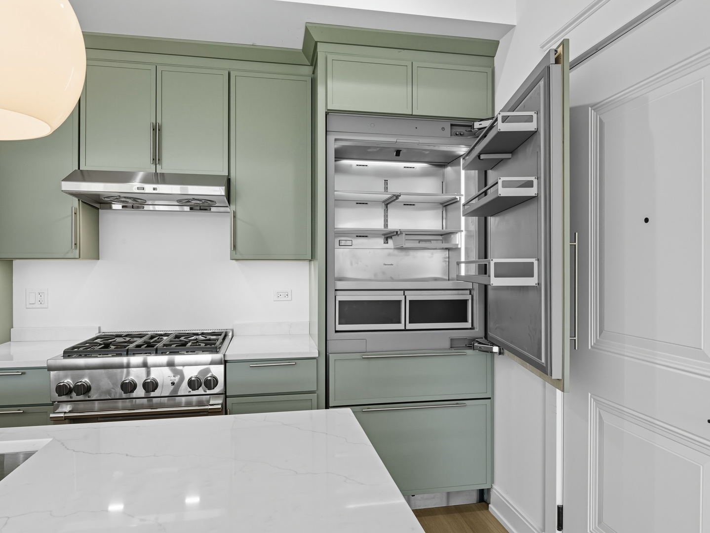 2471 North Clybourn Avenue Chicago IL 60614