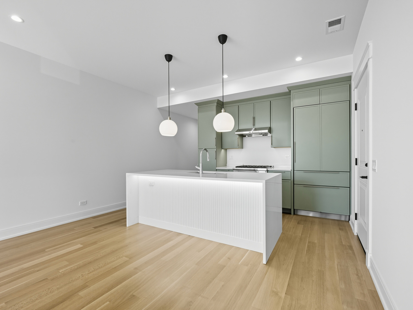 2471 North Clybourn Avenue Chicago IL 60614
