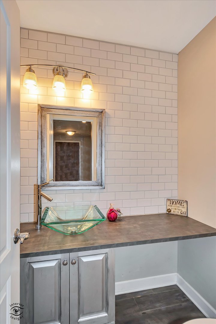 423 Ramblewood Drive Glen Ellyn IL 60137