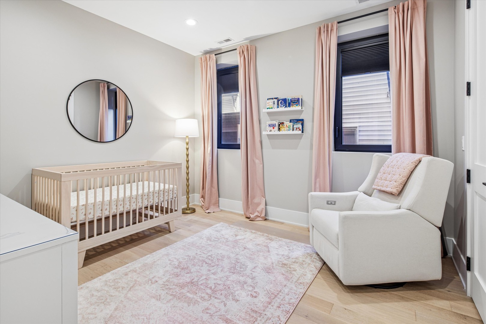 2816 North Southport Avenue Chicago IL 60657