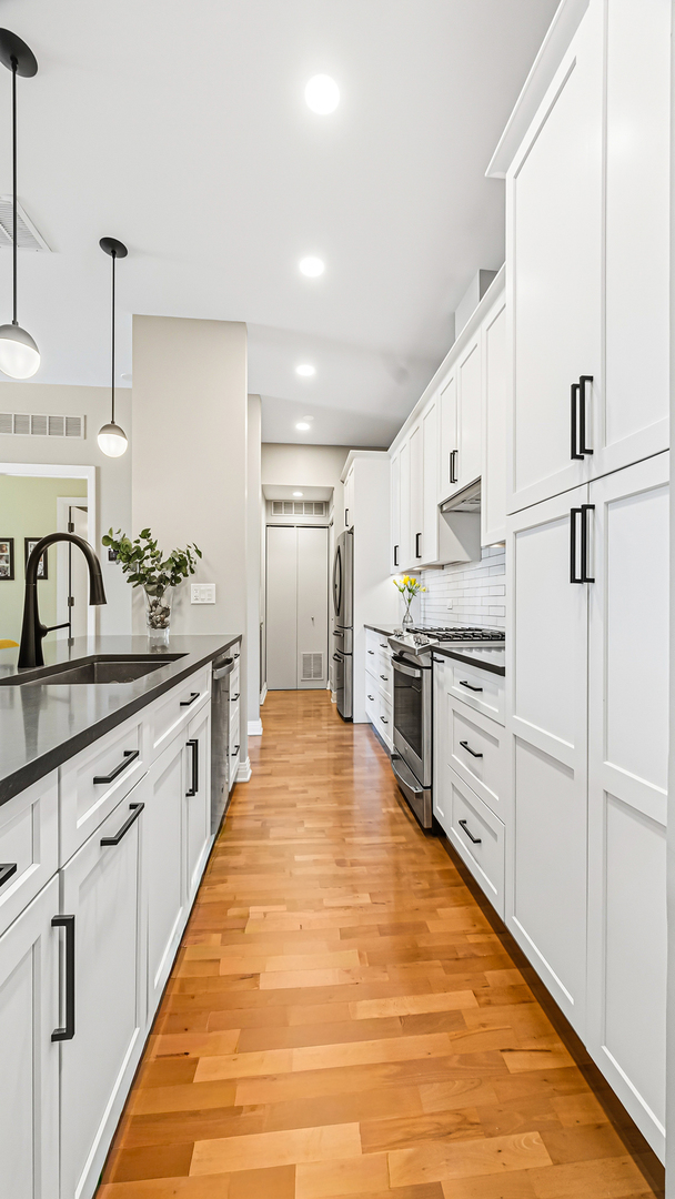 560 West Fulton Street Chicago IL 60661