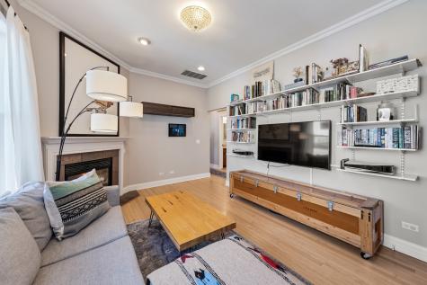 1639 West Winona Street Chicago IL 60640