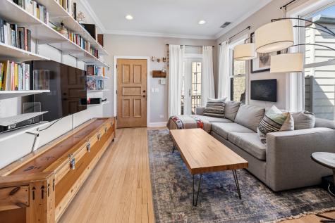1639 West Winona Street Chicago IL 60640