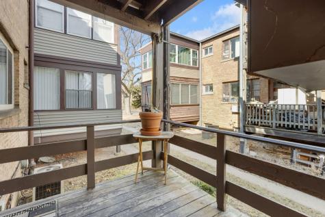 135 Ridge Avenue Evanston IL 60202