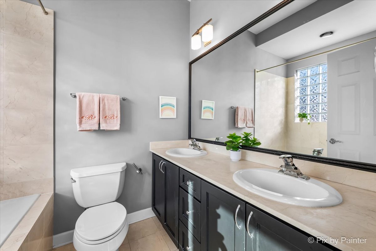 2216 North Hamilton Avenue Chicago IL 60647