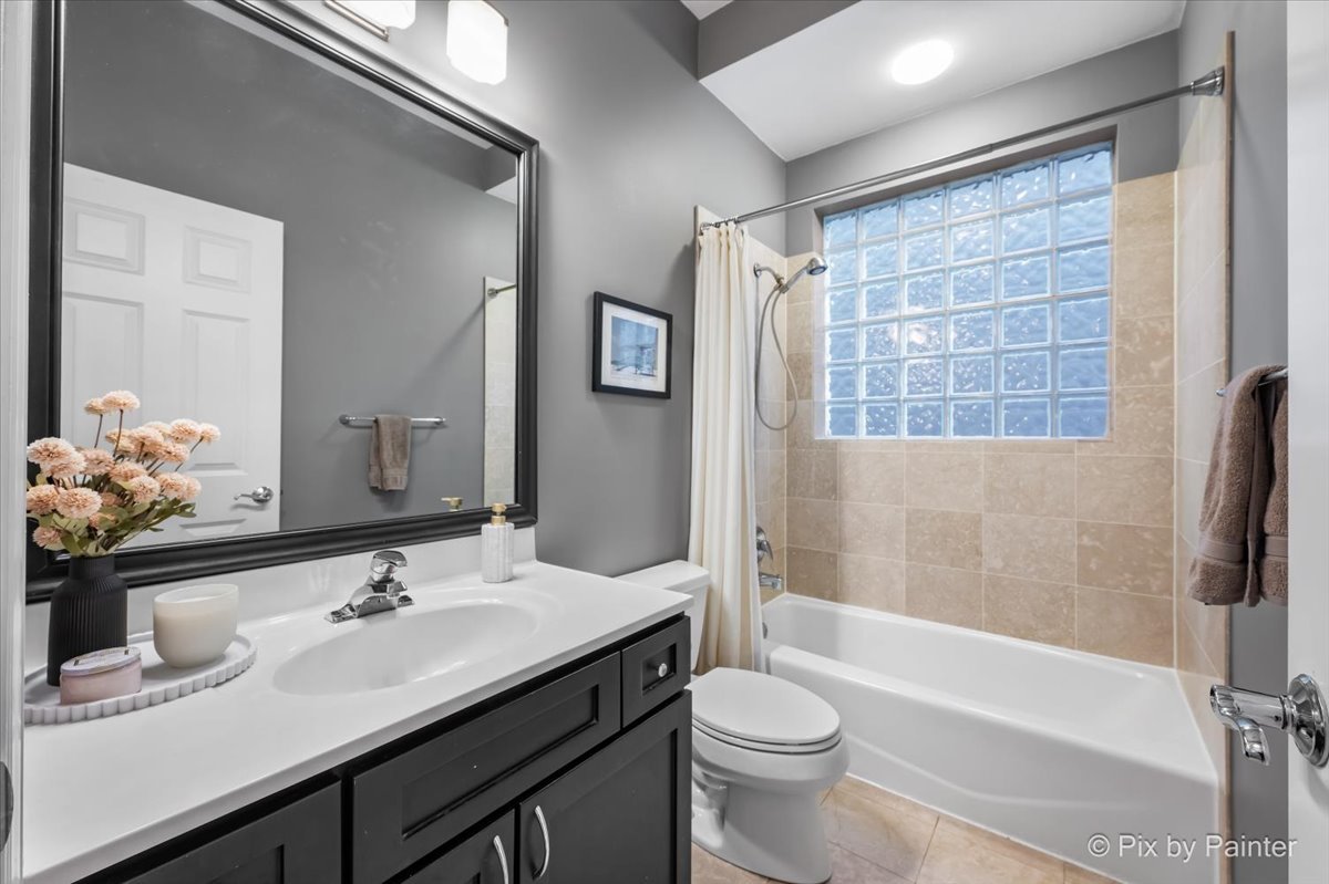 2216 North Hamilton Avenue Chicago IL 60647