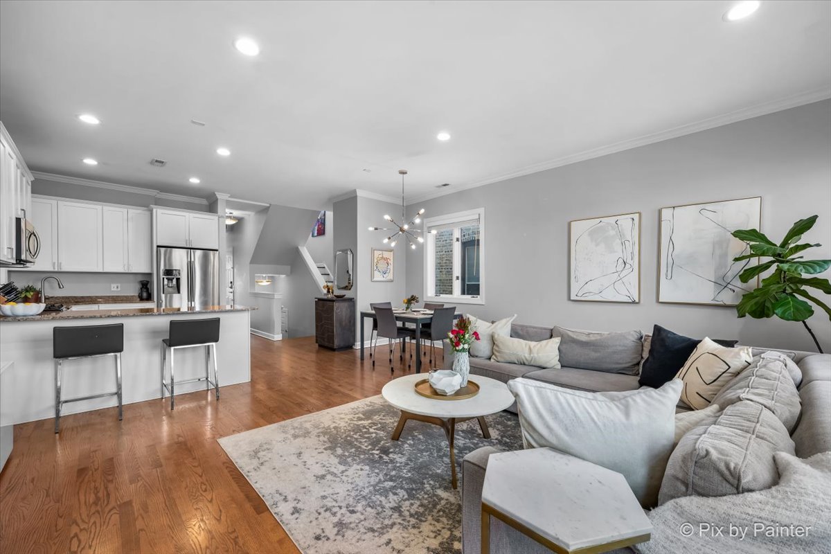 2216 North Hamilton Avenue Chicago IL 60647