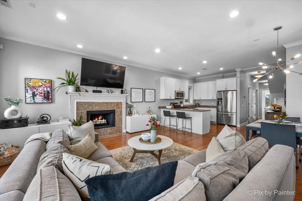 2216 North Hamilton Avenue Chicago IL 60647