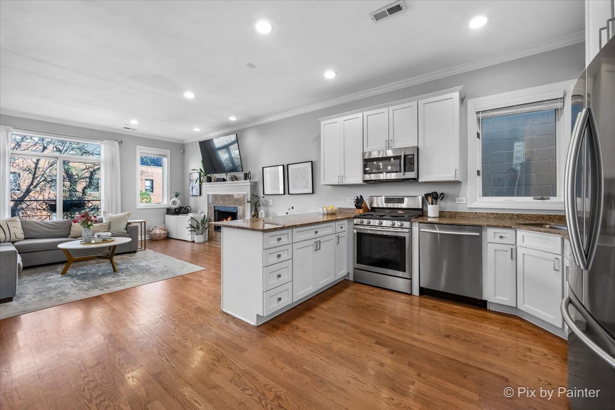 2216 North Hamilton Avenue Chicago IL 60647