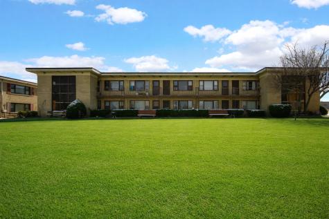 12 King Arthur Court Northlake IL 60164