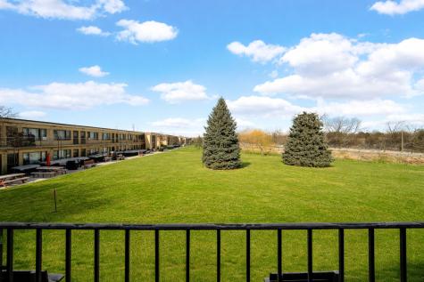12 King Arthur Court Northlake IL 60164