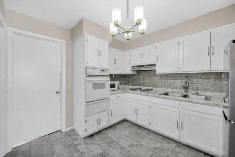 12 King Arthur Court Northlake IL 60164
