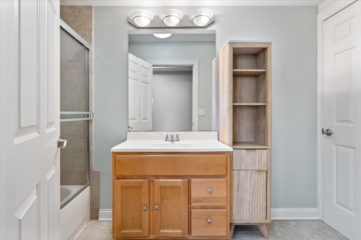 2307 West Haddon Avenue Chicago IL 60622