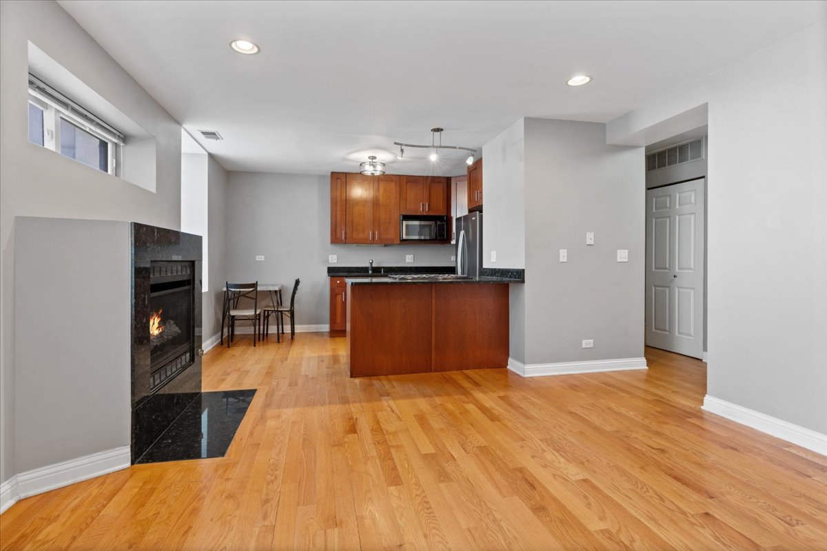 2307 West Haddon Avenue Chicago IL 60622