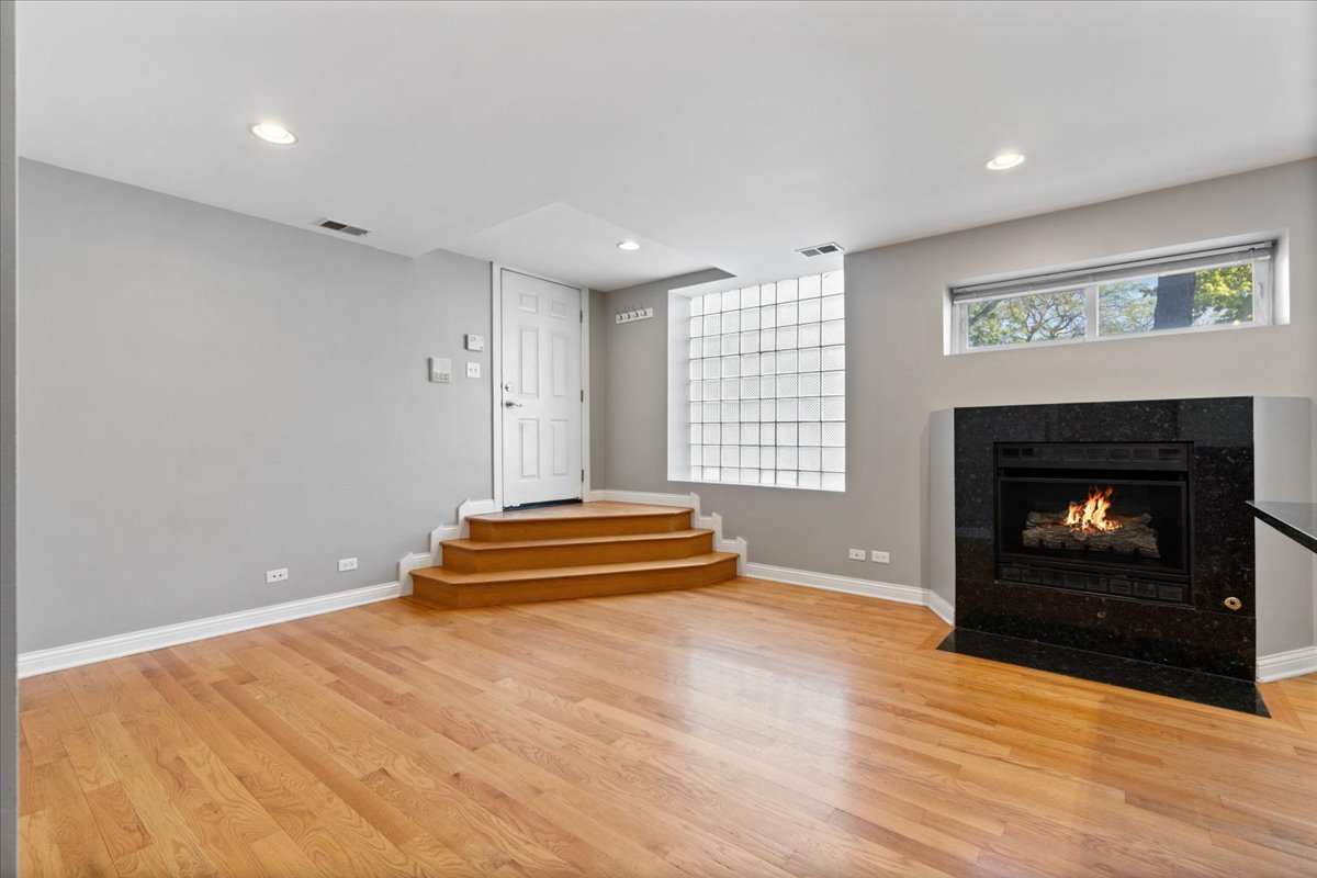 2307 West Haddon Avenue Chicago IL 60622