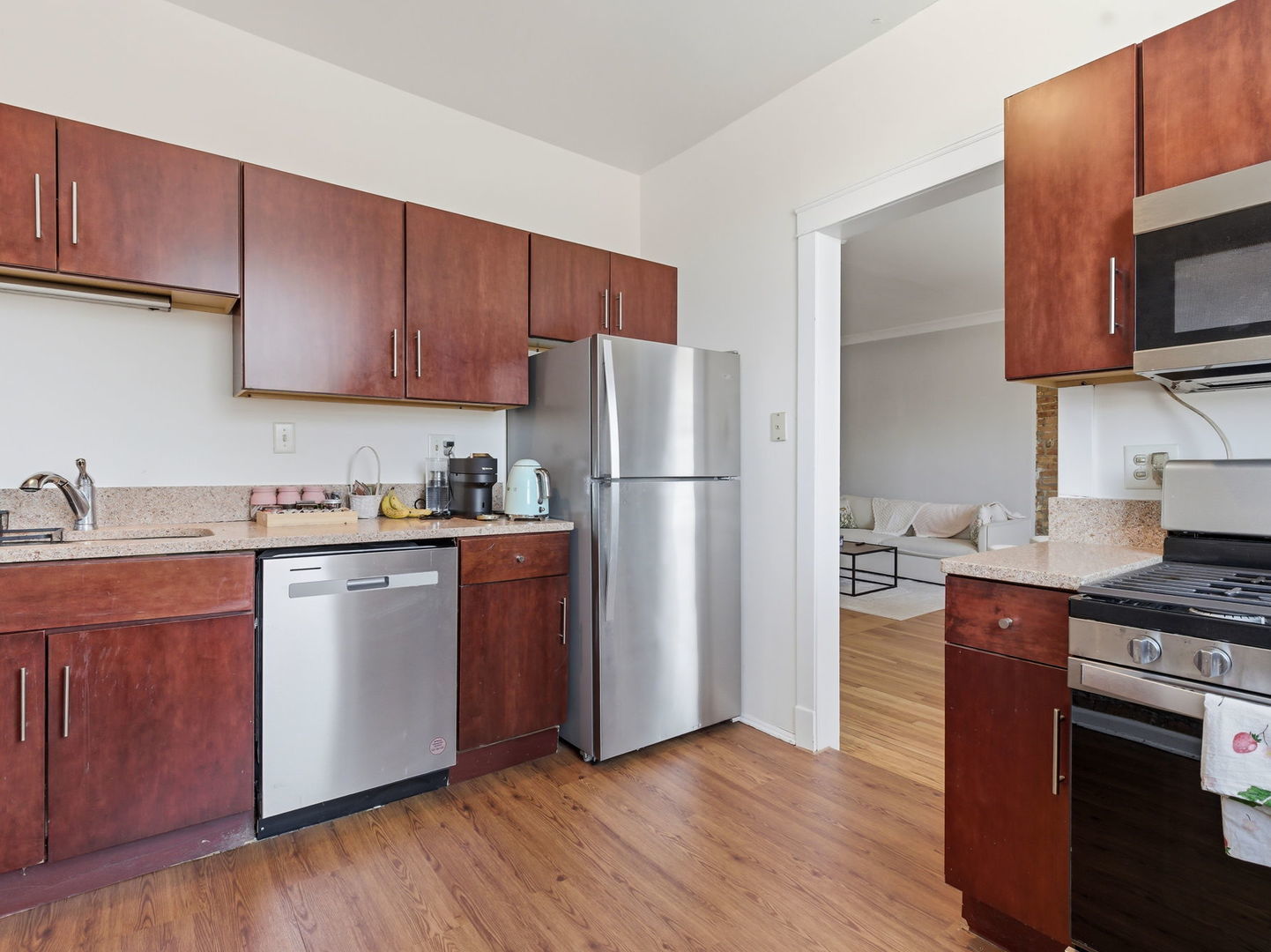 5464 South Woodlawn Avenue Chicago IL 60615