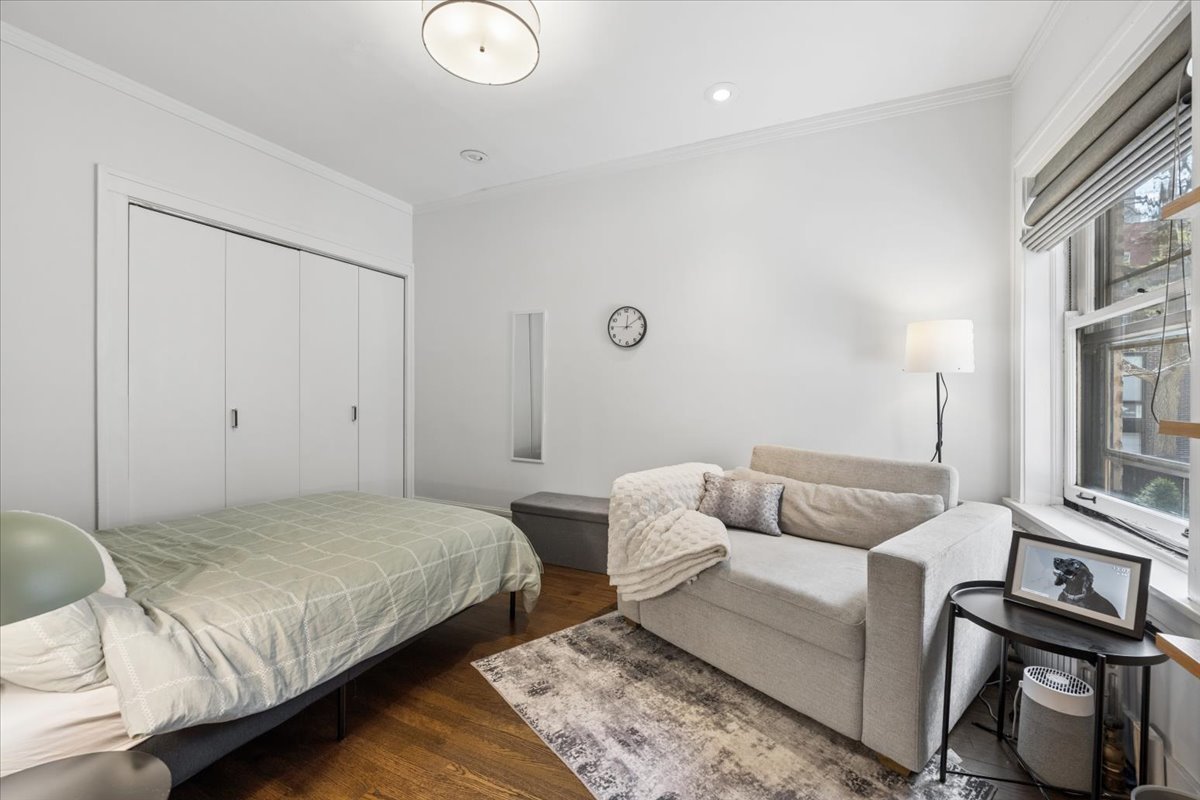 5802 South Blackstone Avenue Chicago IL 60637