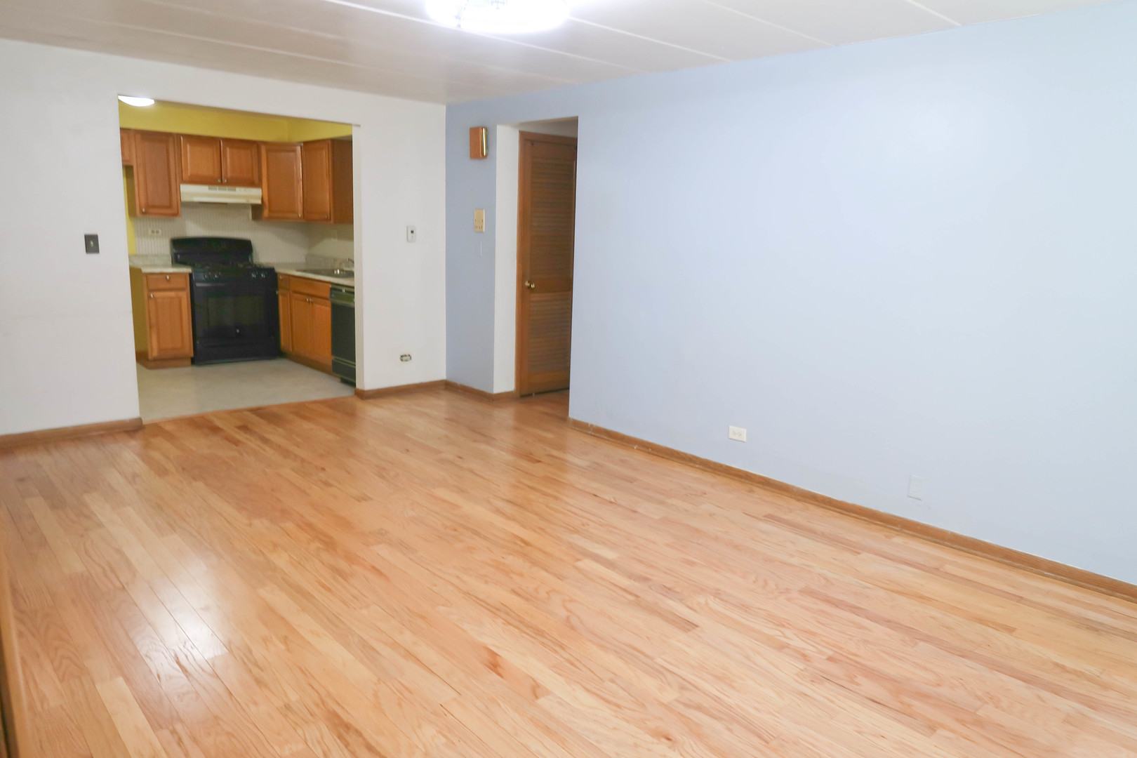 5241 North East River Road Chicago IL 60656