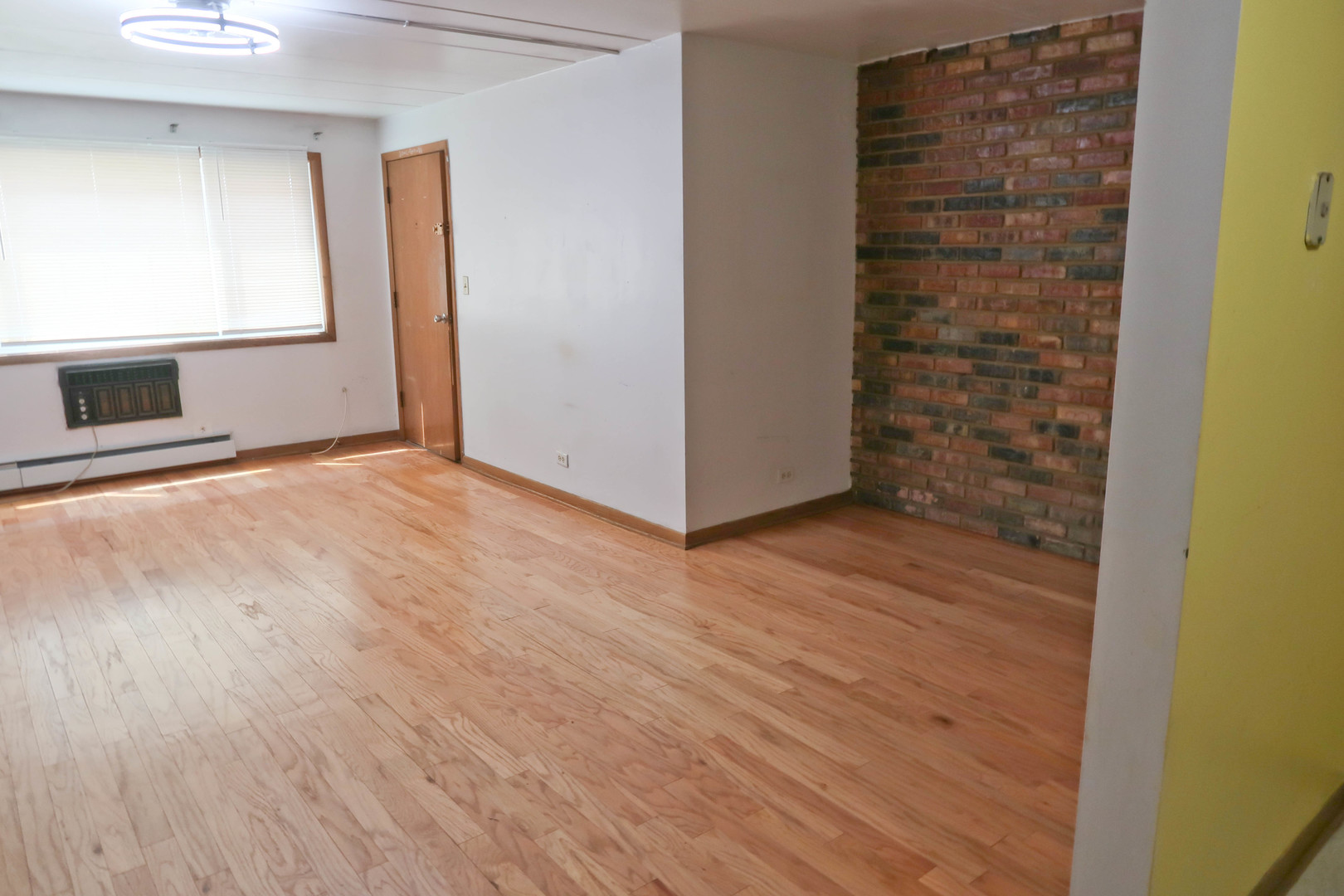 5241 North East River Road Chicago IL 60656