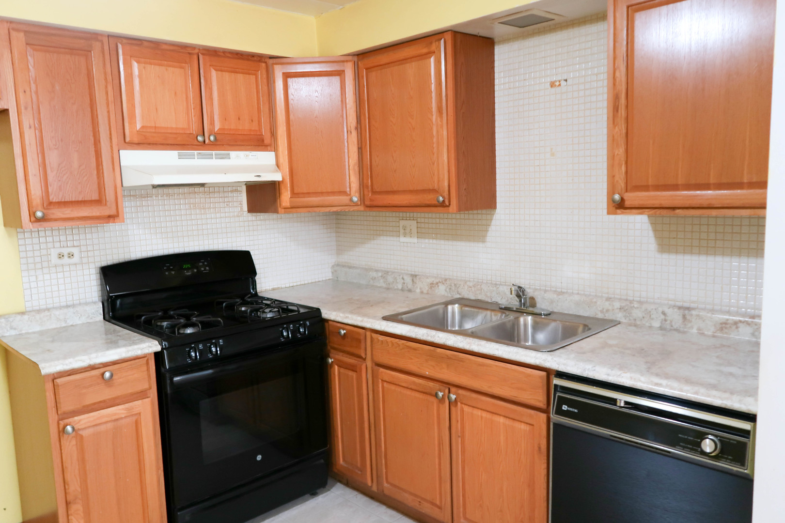 5241 North East River Road Chicago IL 60656