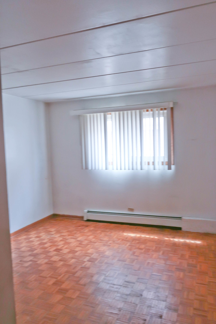 5241 North East River Road Chicago IL 60656