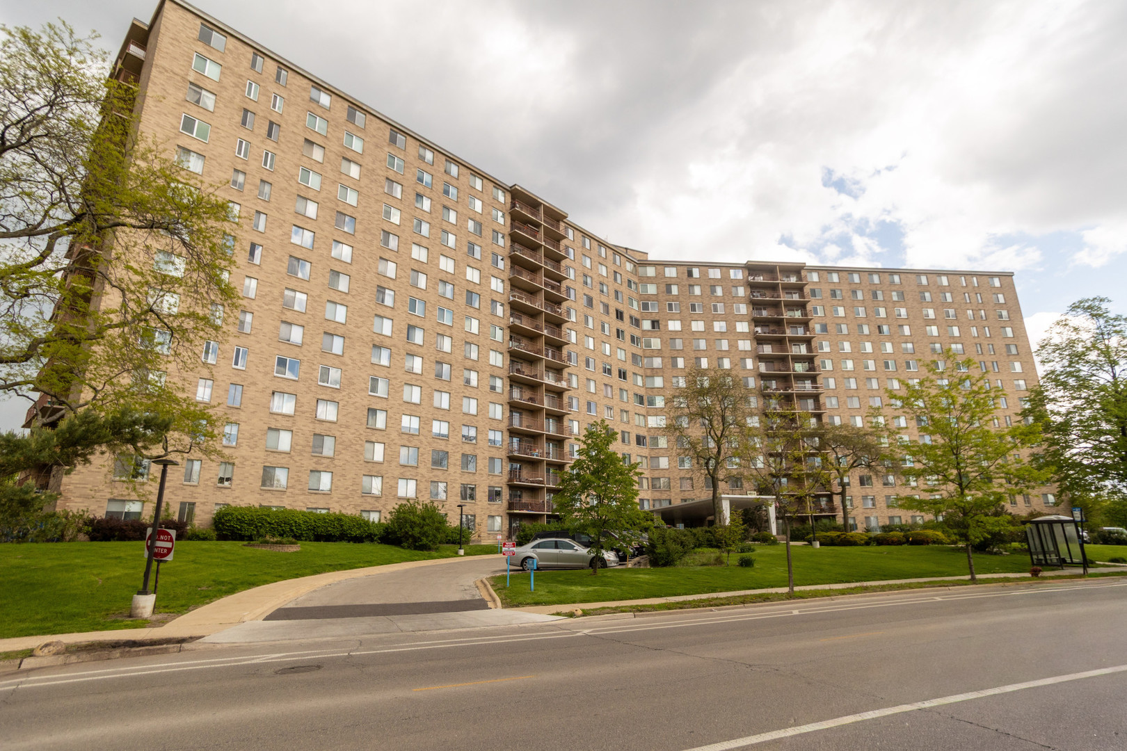 6833 North Kedzie Avenue Chicago IL 60645